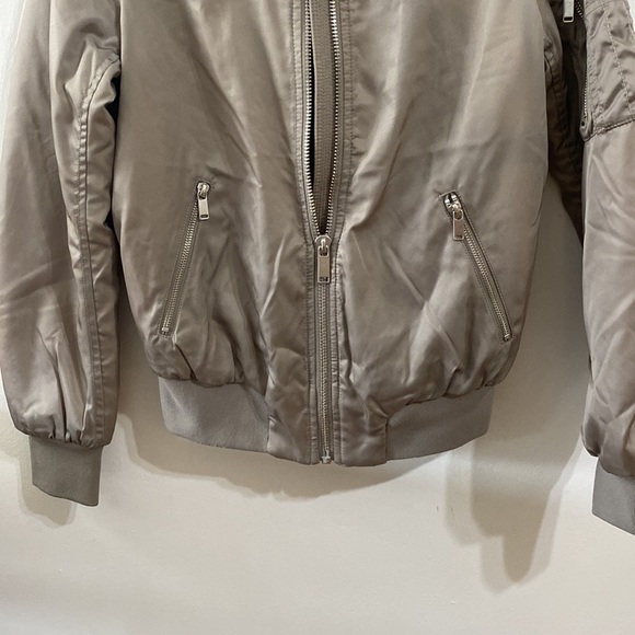 The Group BABATON, women’s bomber jacket, size XXS. W16 L23. - Picture 3 of 9